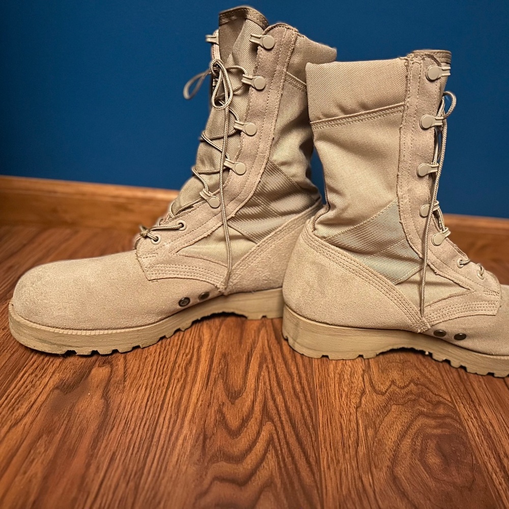 Military Summer Issue Combat Boots - Men’s size 9 1/2